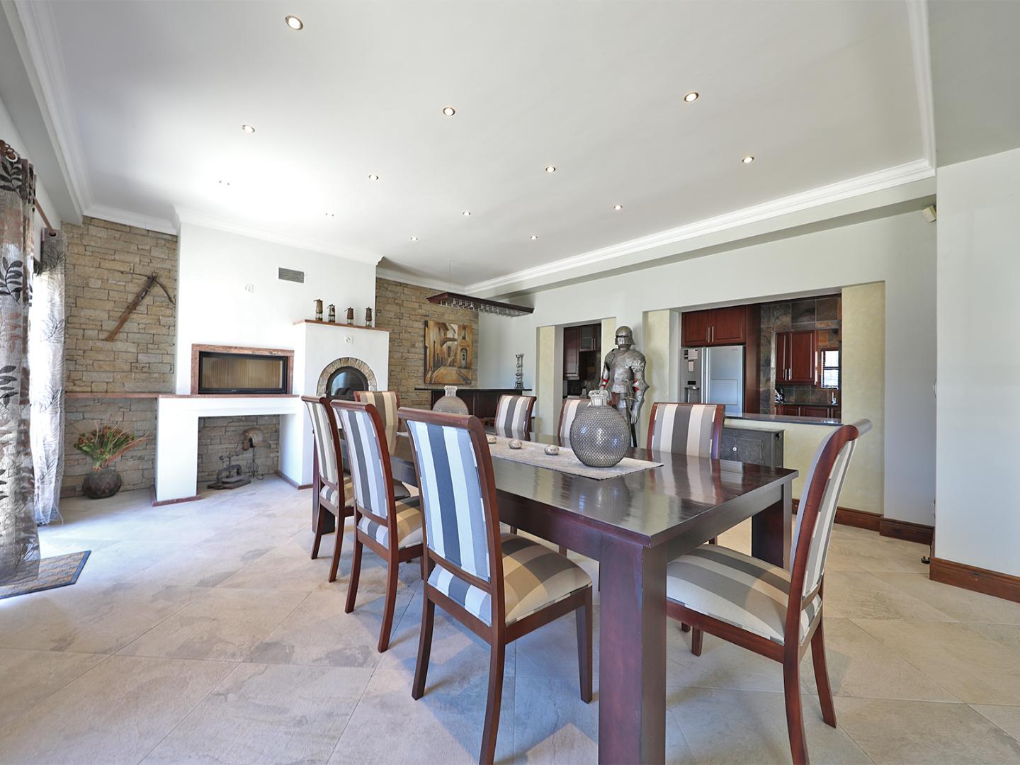 13 Bedroom Property for Sale in Plattekloof Western Cape